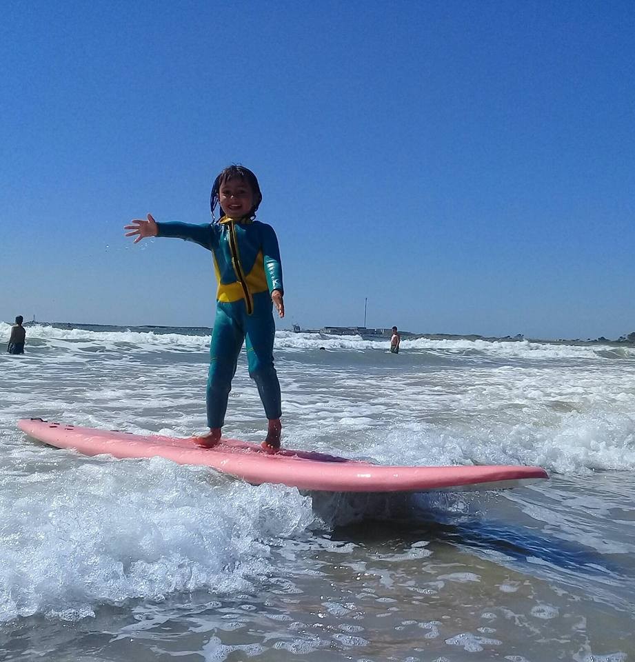 Campeonato de surf para niños