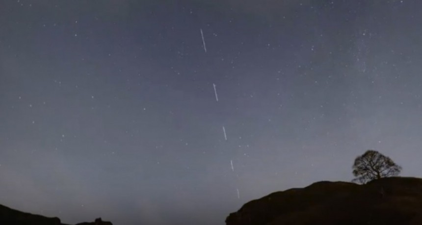 Fue impresionante: varios vecinos vieron los satélites de Starlink que surcaron el cielo en La Pedrera
