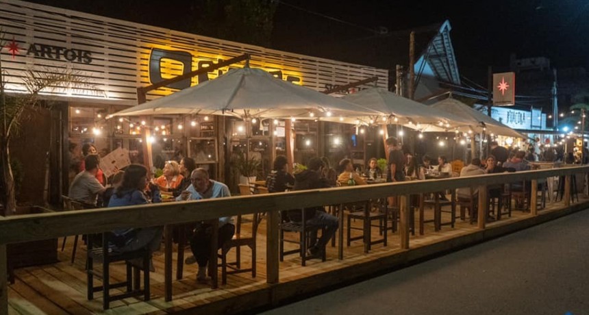 La Paloma: Intendencia inauguró puestos renovados en la feria artesanal y decks en Avenida Solari 