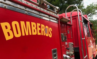 Robaron y prendieron fuego una vivienda en Arachania