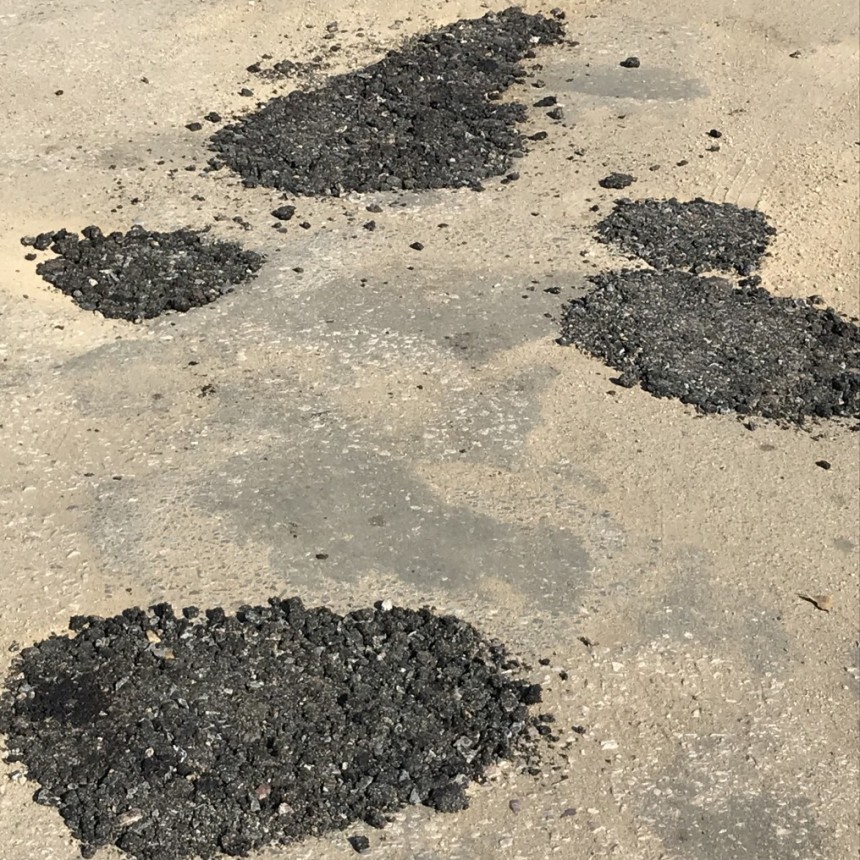 Vecino reclama que se mejore el trabajo de bacheo