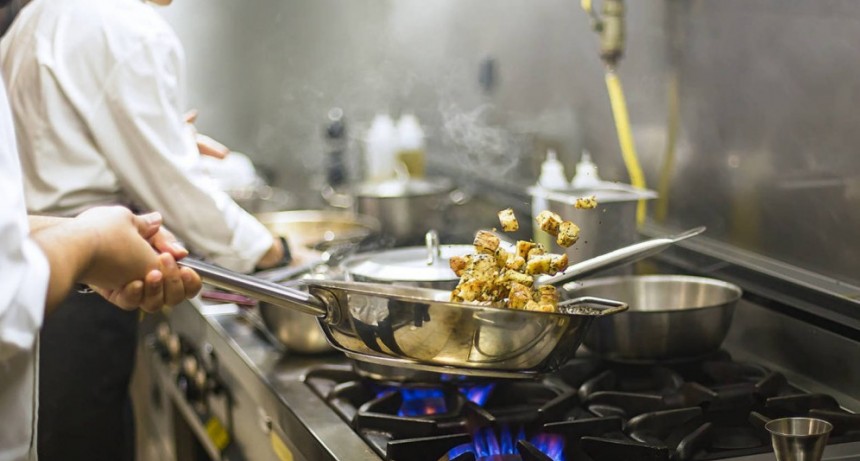Solicitan cocinera/o con experiencia 