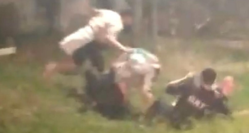 Policías fueron agredidos en Costa Azul