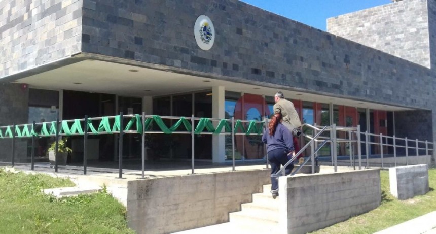 El CURE suspende clases por una semana