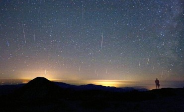 Tendremos un abril para mirar el cielo