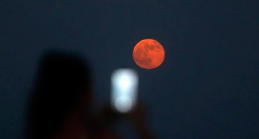  La Luna de Fresa, el eclipse que se podrá ver desde Uruguay