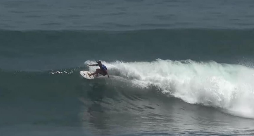Haciendo historia: Delfina Morosini entre las 16 mejores surfistas del mundo
