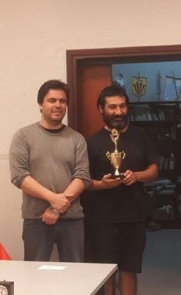 De peones y caballos: el ajedrez se trajo un trofeo