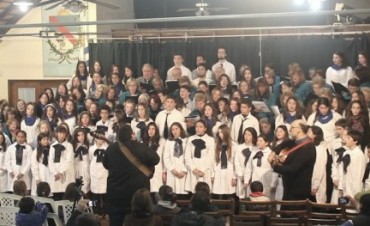 Varias generaciones le dieron vida a un encuentro cargado de música y emoción