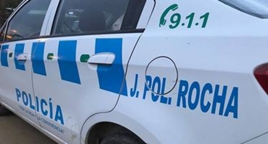 Robaron y vandalizaron casas en Costa Azul