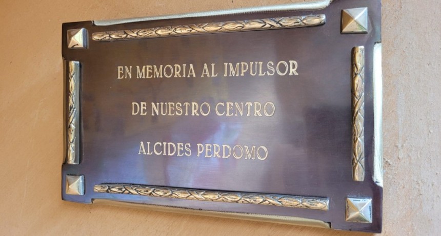 Caif El Cupí homenajeó a Alcides Perdomo