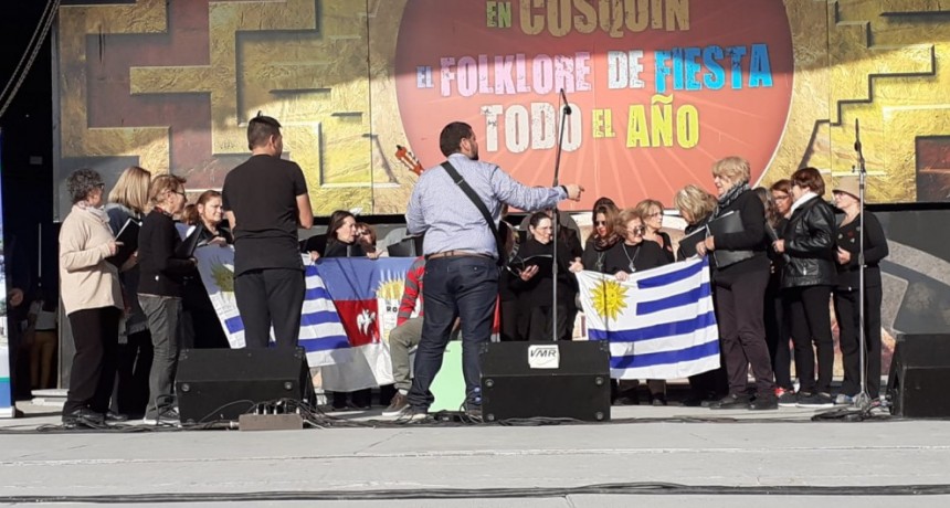 El Coro de abuelos de La Aguada se fue a cantar a Cosquín