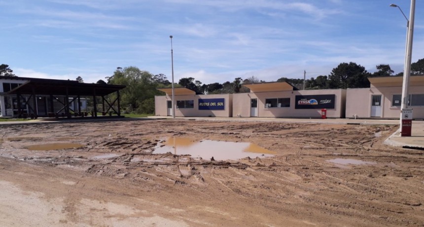 La Pedrera: vecinos piden que asfalten la terminal
