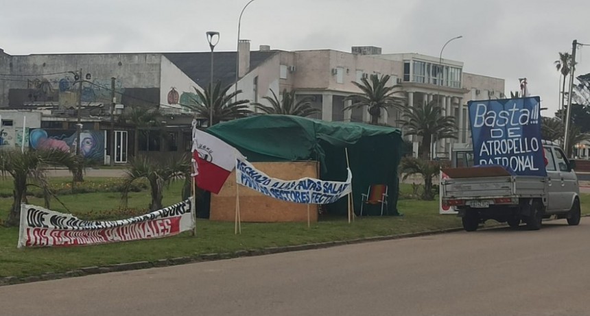 Reclamo con acampe en Avenida Solari