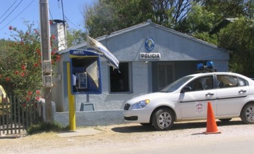 Comisario de La Paloma se reuni&oacute; con vecinos de La Pedrera