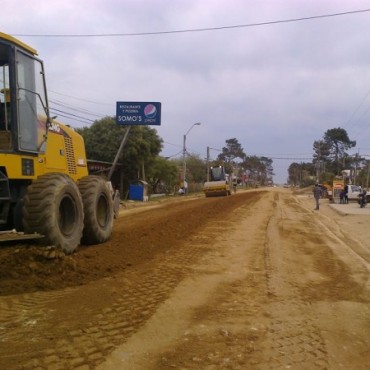 EL LUNES 17 COMIENZAN A ASFALTAR AVENIDA SAGITARIO