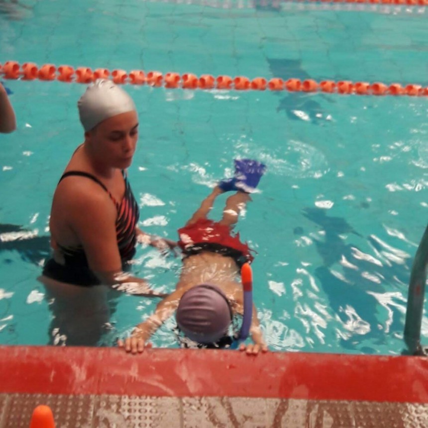 Práctica de snorkel en el Polideportivo