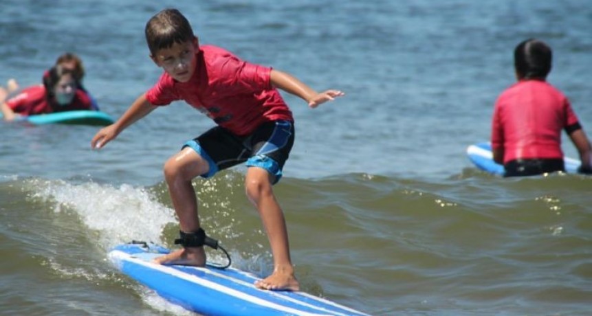 Desarrollan en La Paloma un proyecto de Surf inclusivo