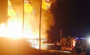 Investigan incendio en boliche de La Paloma