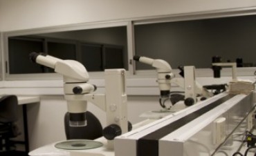 El CURE de Rocha inauguró un microscopio electrónico de alta resolución
