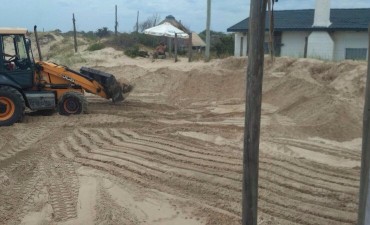 Antoniópolis: vecinos denunciaron que una máquina trabajó para quitar un médano en zona protegida