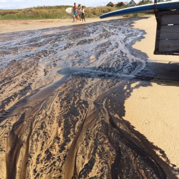 Vecinos denunciaron vertido de aguas residuales en Playa Anaconda