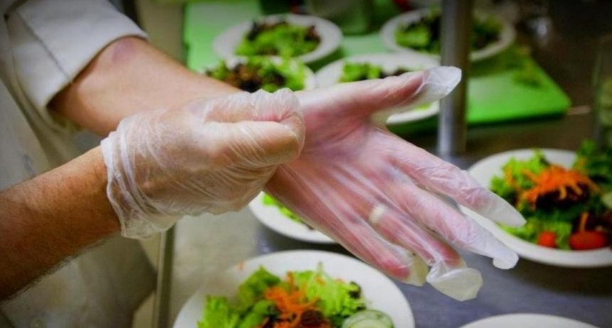 Suspenden curso de manipulación de alimentos 