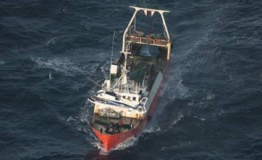 Capturan dos pesqueros ilegales frente a costa rochense