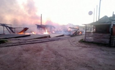 LA INTENDENCIA DE ROCHA DARÁ EL APOYO NECESARIO PARA RECONSTRUIR LA FERIA DE PUNTA DEL DIABLO